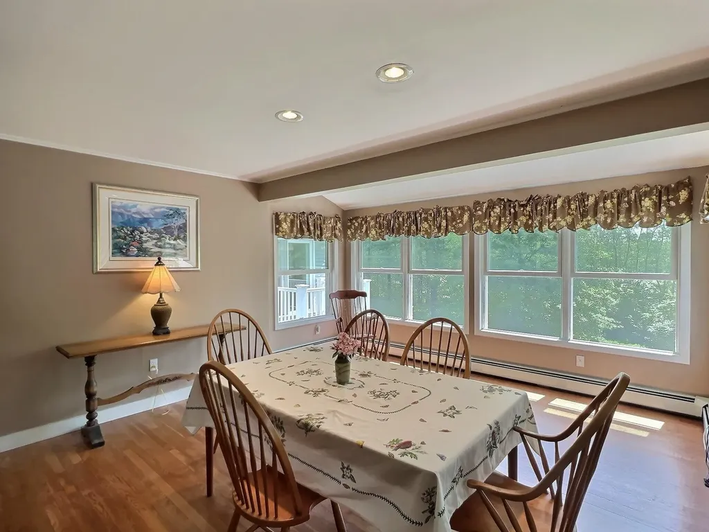 85 Farwell Lane New London NH 03257