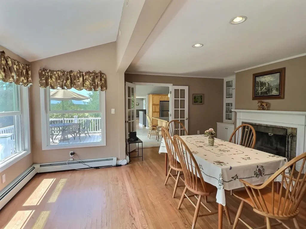 85 Farwell Lane New London NH 03257