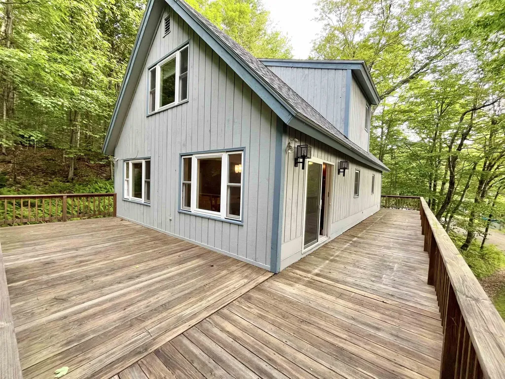 52 Big Bend Loop Wilmington VT 05363