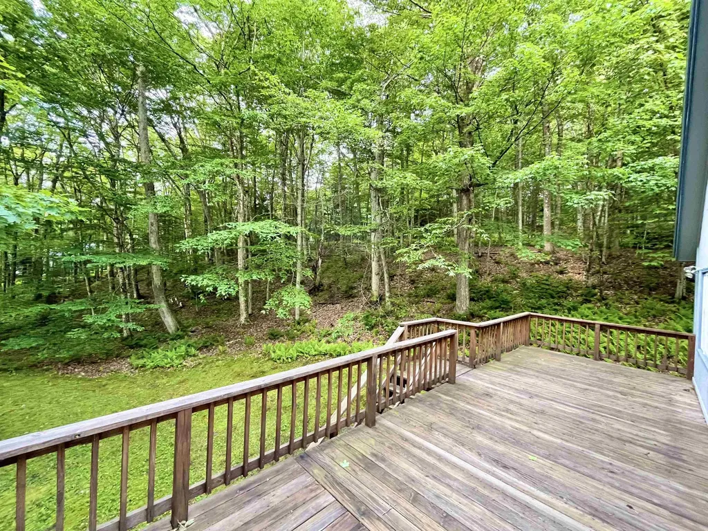 52 Big Bend Loop Wilmington VT 05363