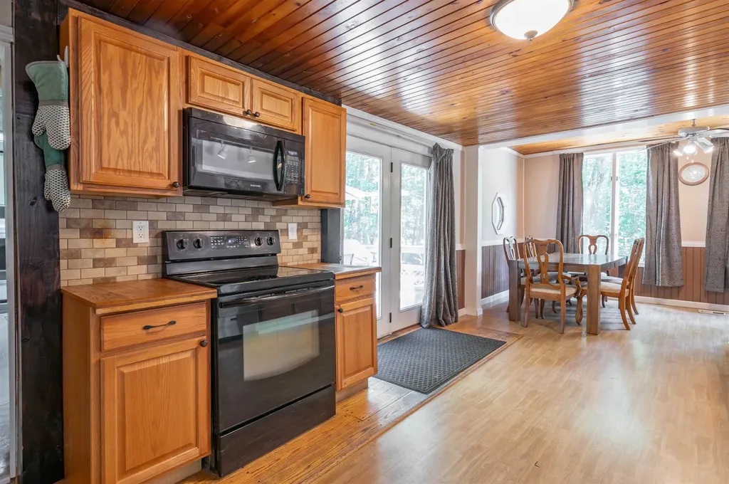 9 Seaverns Bridge Road Merrimack NH 03054