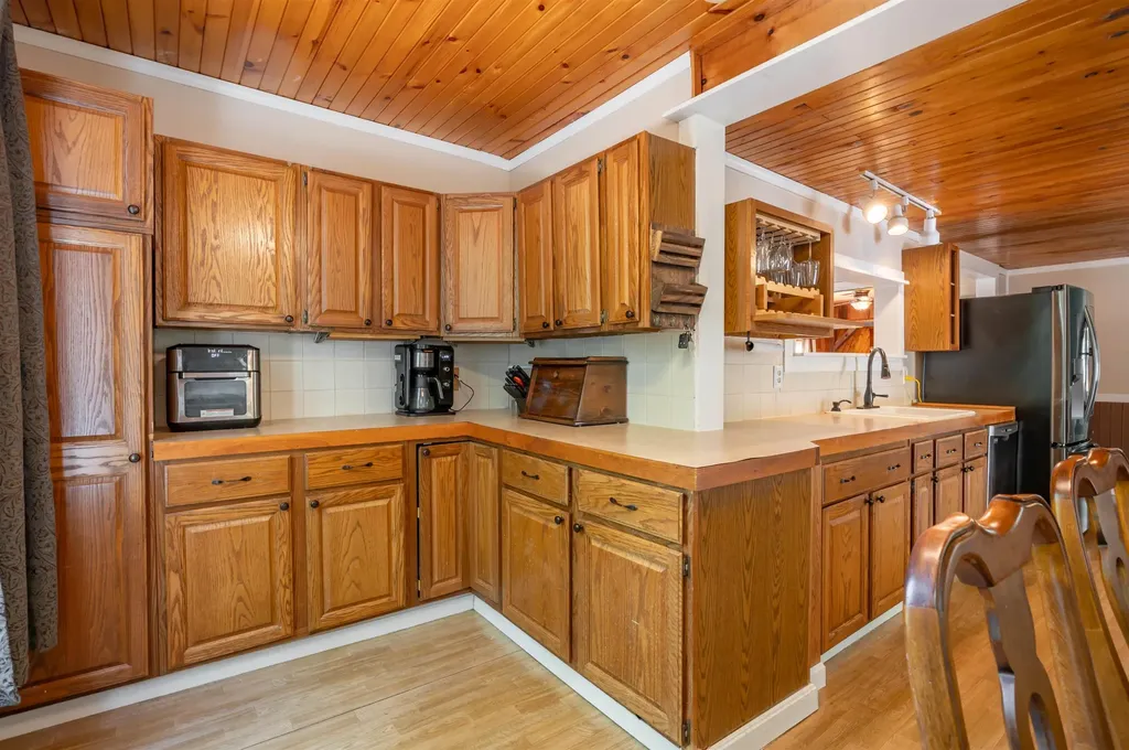 9 Seaverns Bridge Road Merrimack NH 03054