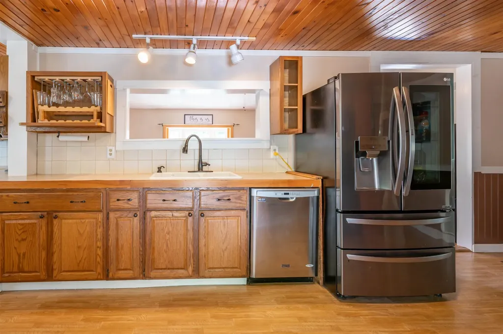 9 Seaverns Bridge Road Merrimack NH 03054