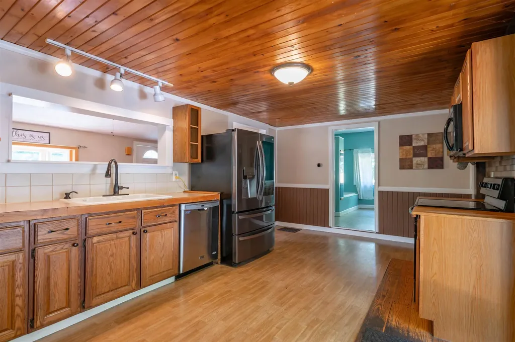 9 Seaverns Bridge Road Merrimack NH 03054