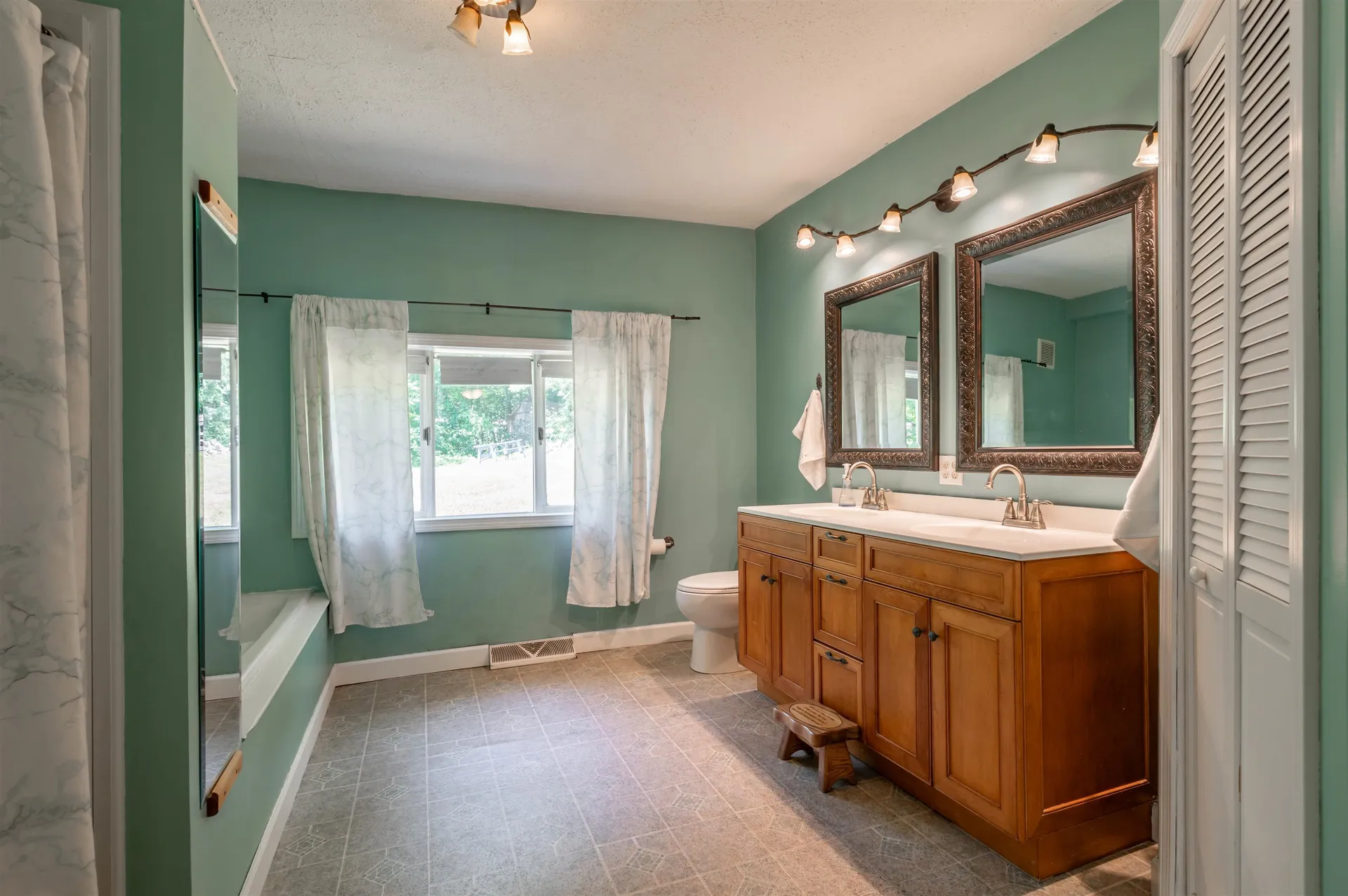 9 Seaverns Bridge Road Merrimack NH 03054