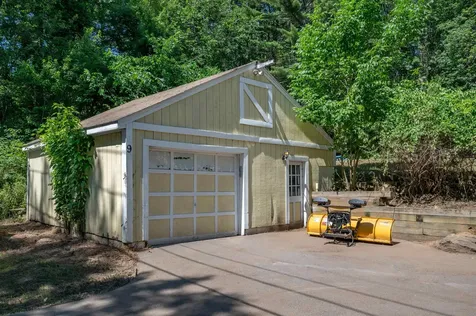 9 Seaverns Bridge Road Merrimack NH 03054