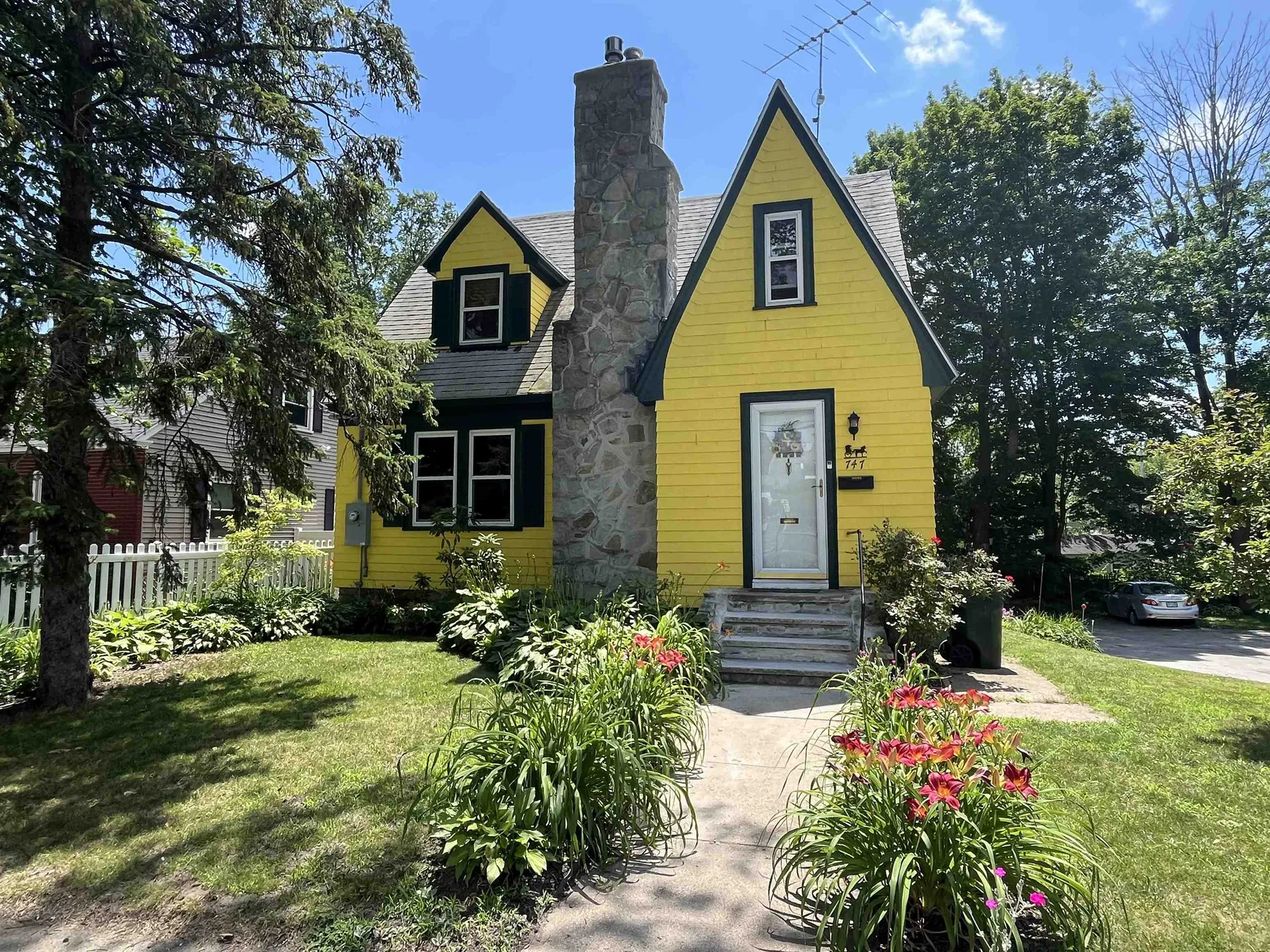 747 Hanover Street Manchester NH 03104