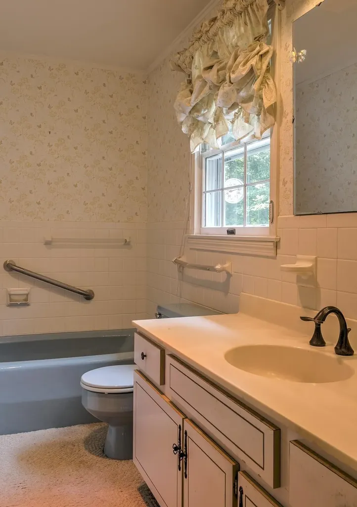 23 Meetinghouse Lane Brattleboro VT 05301