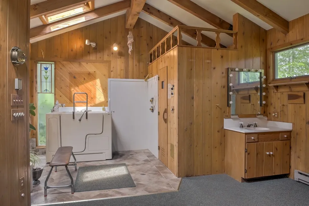 23 Meetinghouse Lane Brattleboro VT 05301