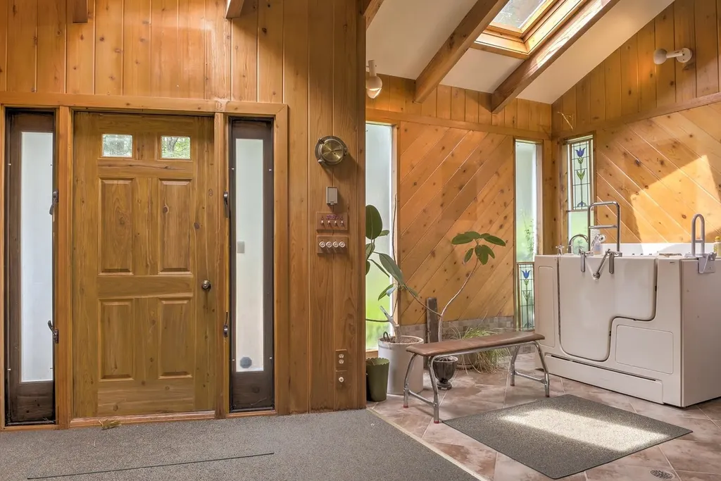 23 Meetinghouse Lane Brattleboro VT 05301