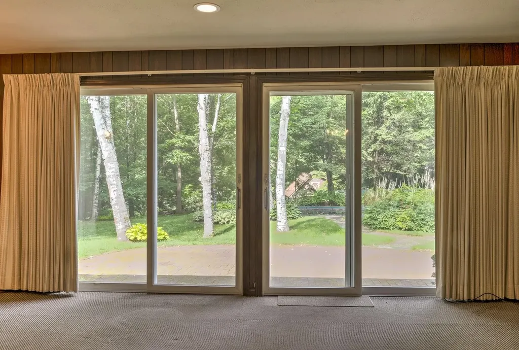 23 Meetinghouse Lane Brattleboro VT 05301