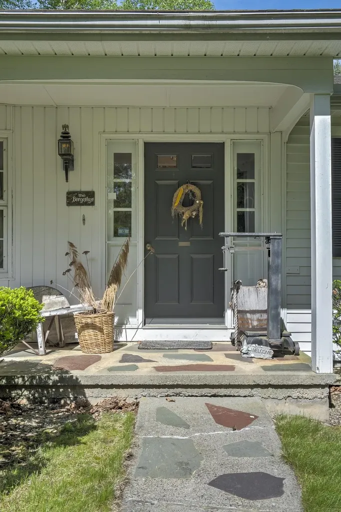 23 Meetinghouse Lane Brattleboro VT 05301