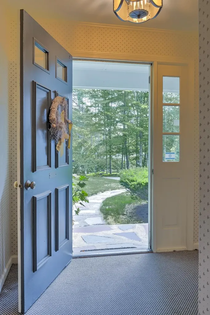 23 Meetinghouse Lane Brattleboro VT 05301