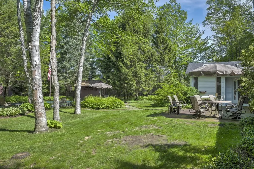 23 Meetinghouse Lane Brattleboro VT 05301