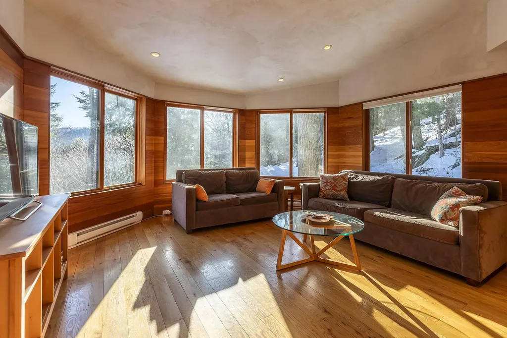 389 Howard Hill Road Londonderry VT 05148