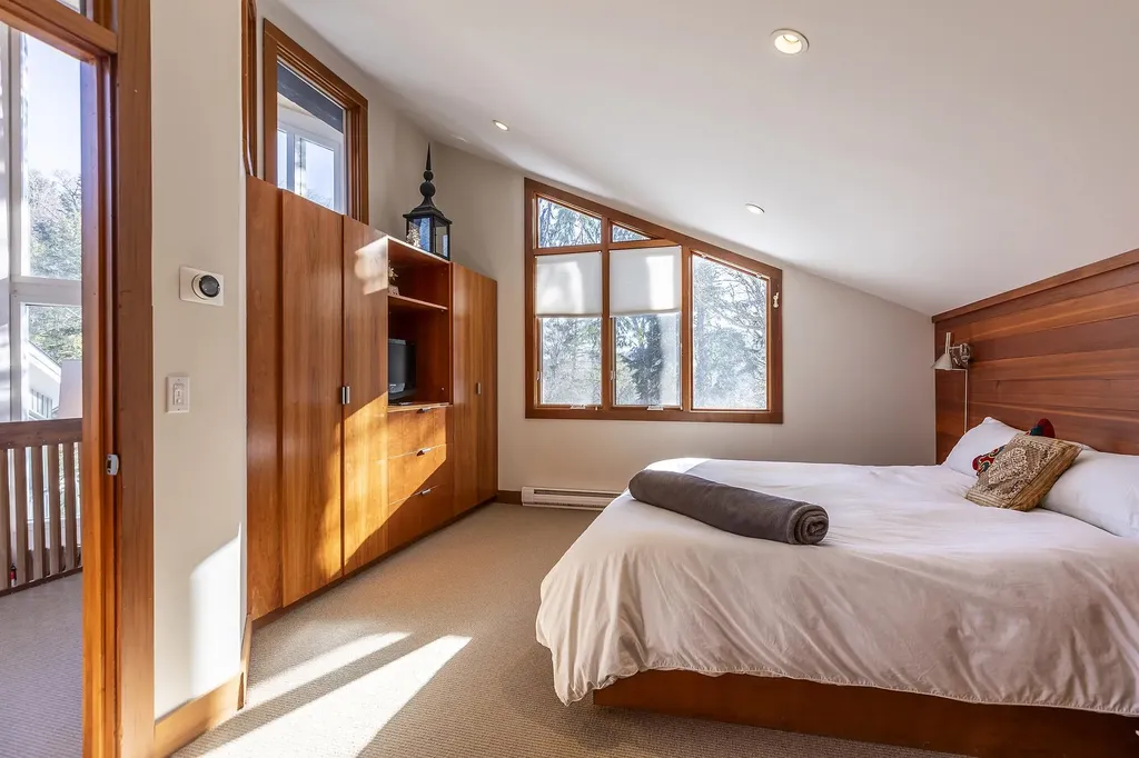 389 Howard Hill Road Londonderry VT 05148