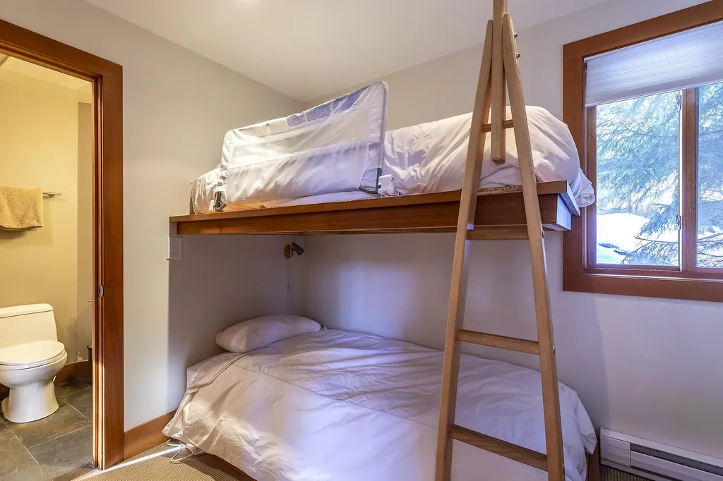 389 Howard Hill Road Londonderry VT 05148