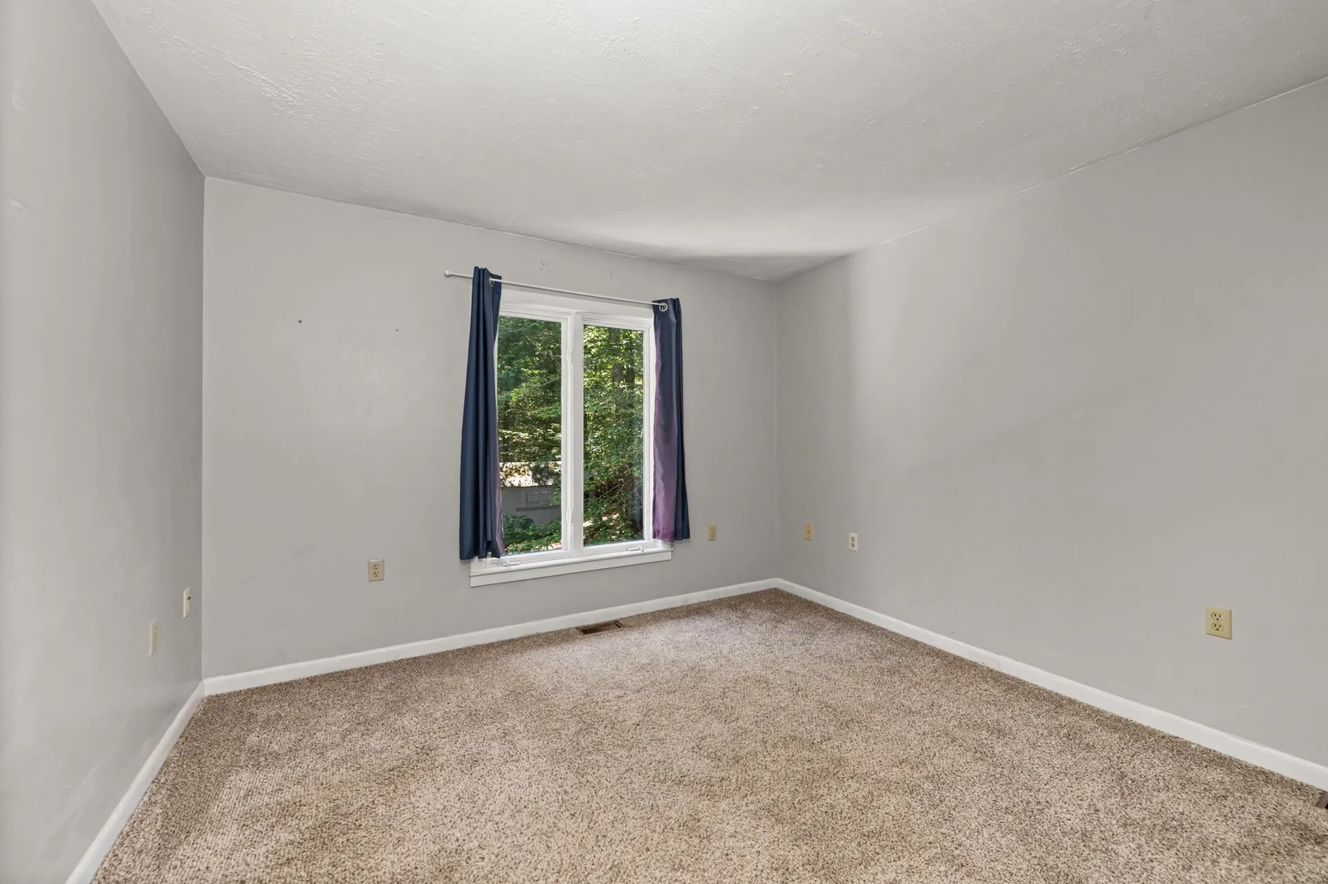 34 Pleasant Hill Road Deerfield NH 03037