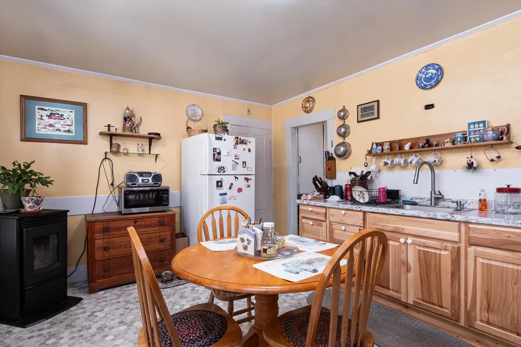 693 Us Route 2b St. Johnsbury VT 05819