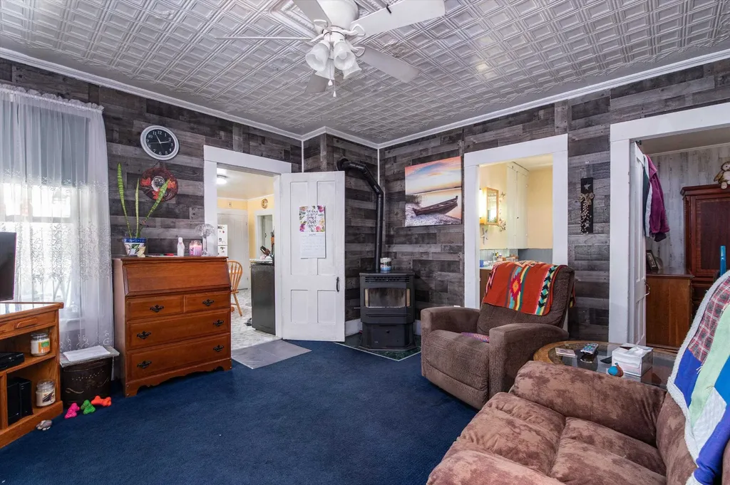 693 Us Route 2b St. Johnsbury VT 05819