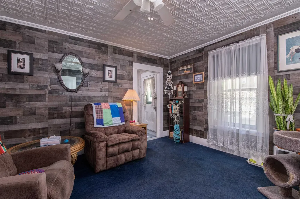 693 Us Route 2b St. Johnsbury VT 05819