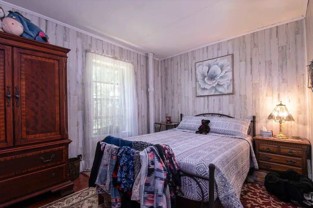 693 Us Route 2b St. Johnsbury VT 05819