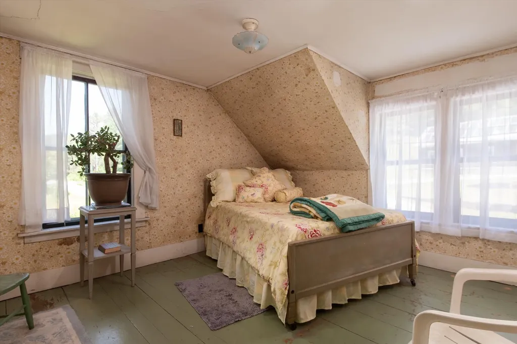 693 Us Route 2b St. Johnsbury VT 05819