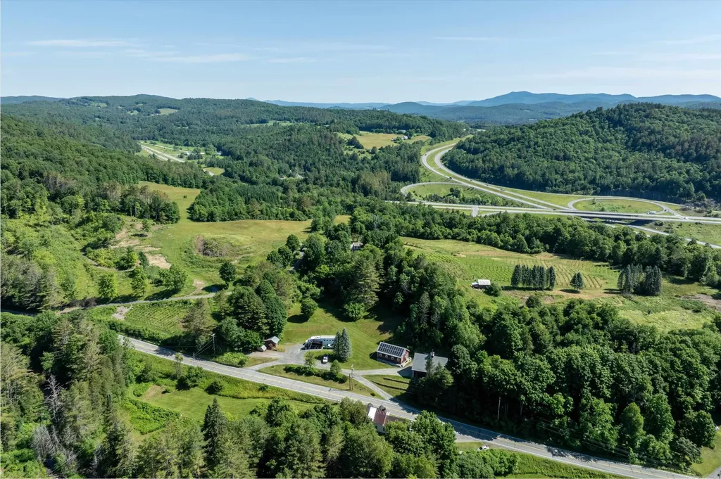 693 Us Route 2b St. Johnsbury VT 05819