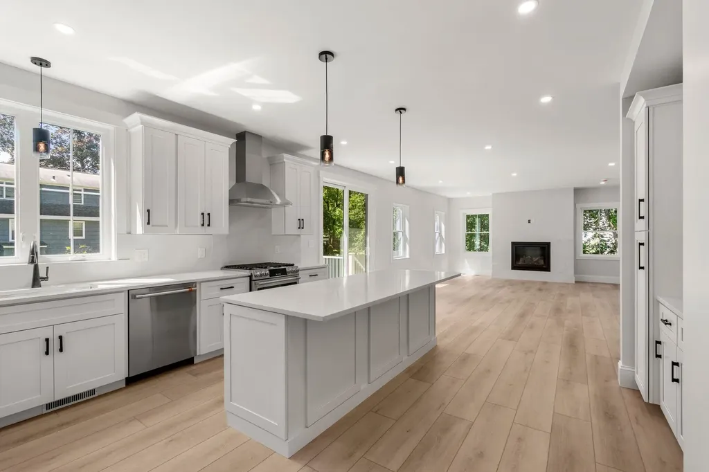 8 Senter Street Salem NH 03079