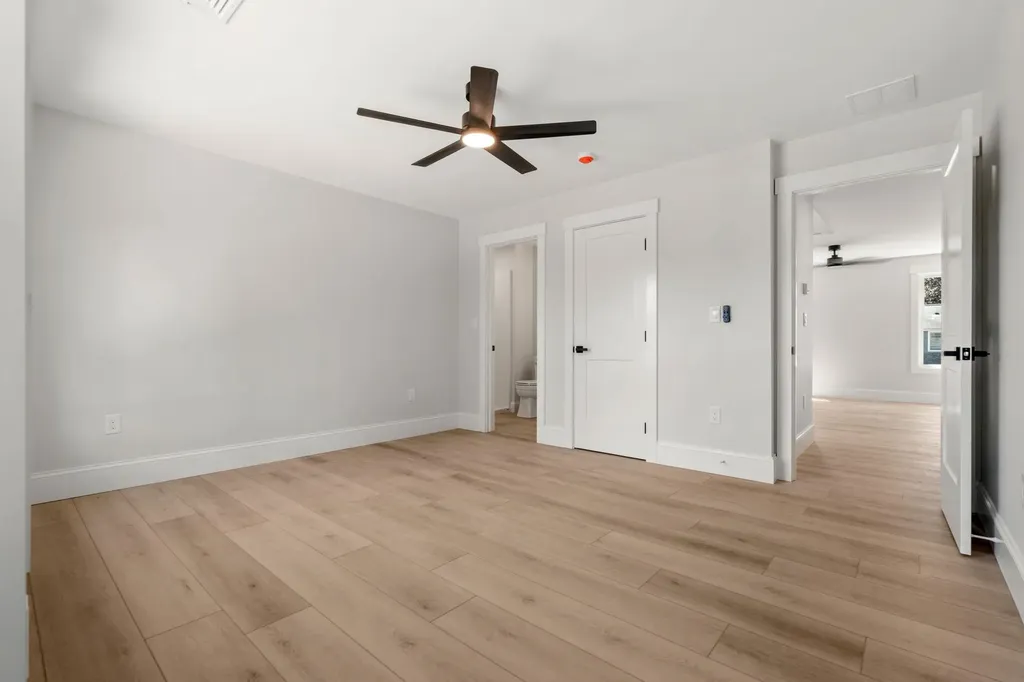 8 Senter Street Salem NH 03079