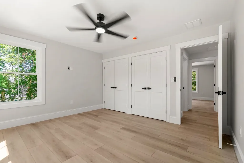 8 Senter Street Salem NH 03079