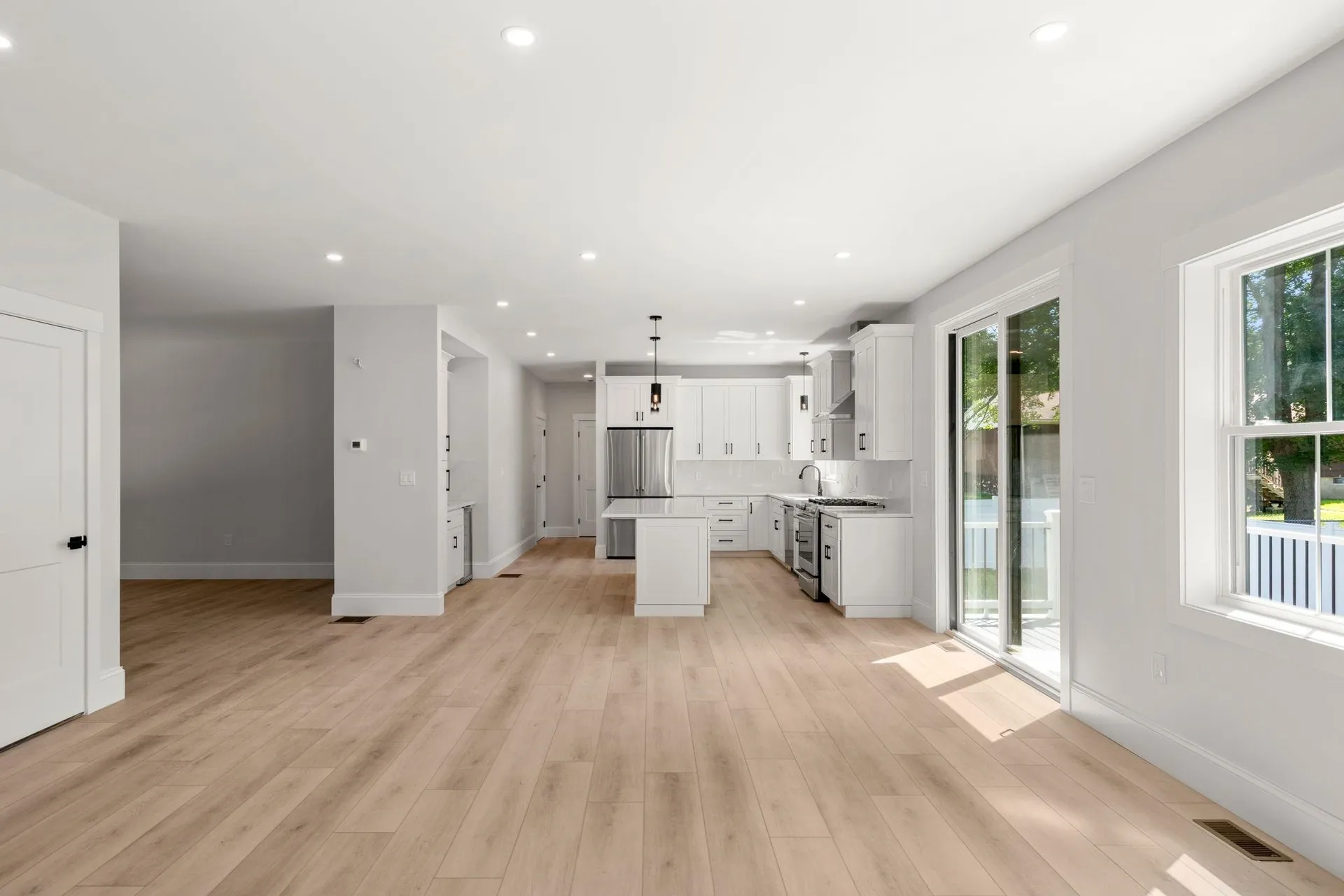 8 Senter Street Salem NH 03079