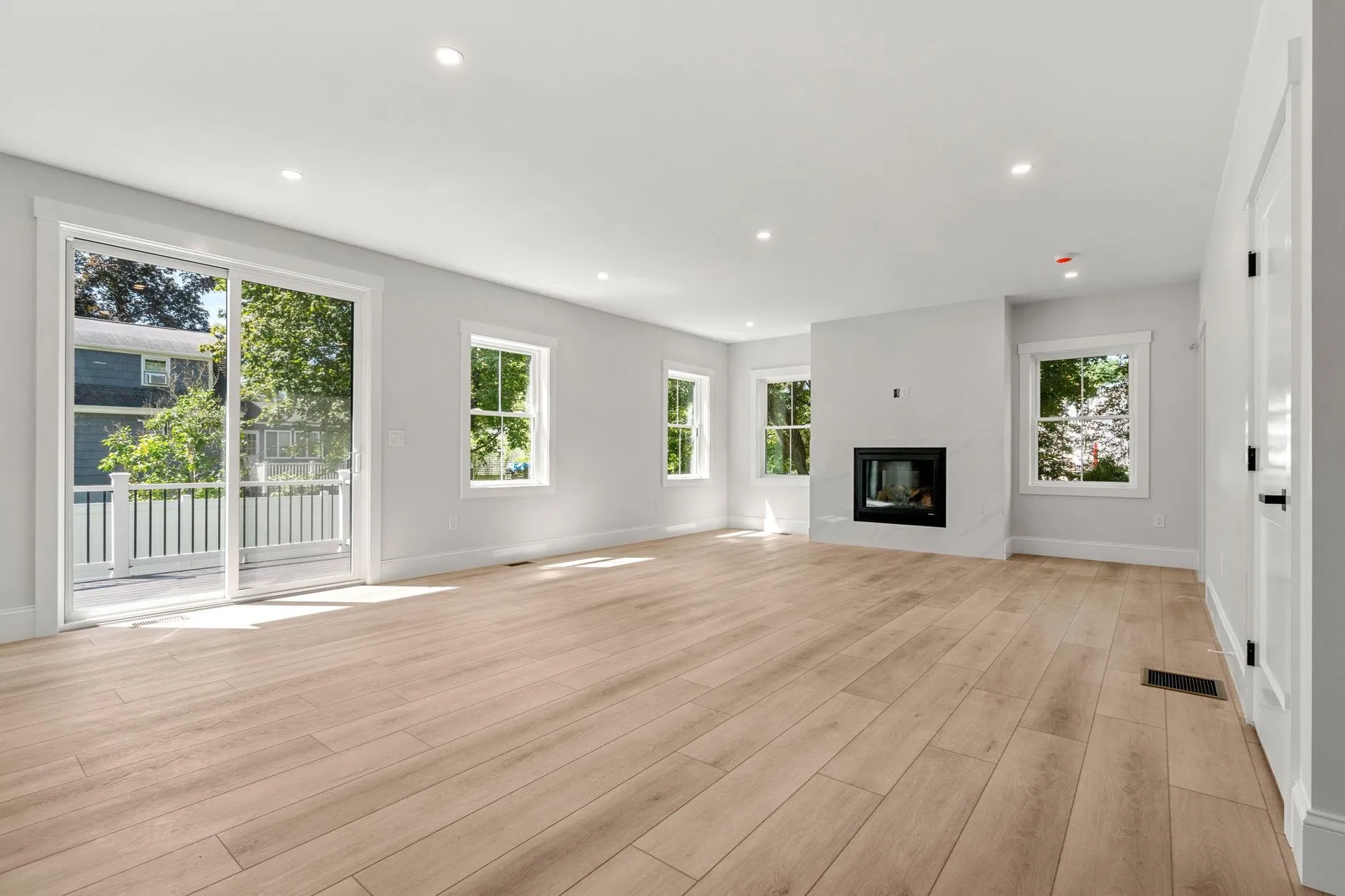 8 Senter Street Salem NH 03079