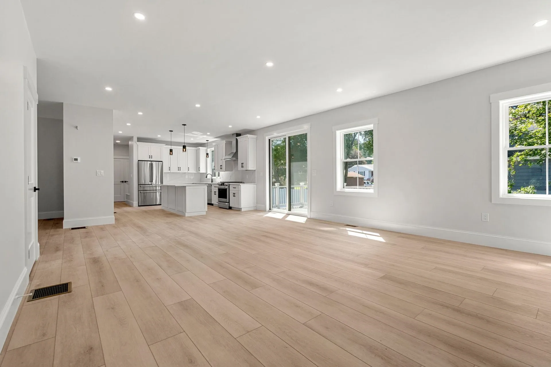 8 Senter Street Salem NH 03079