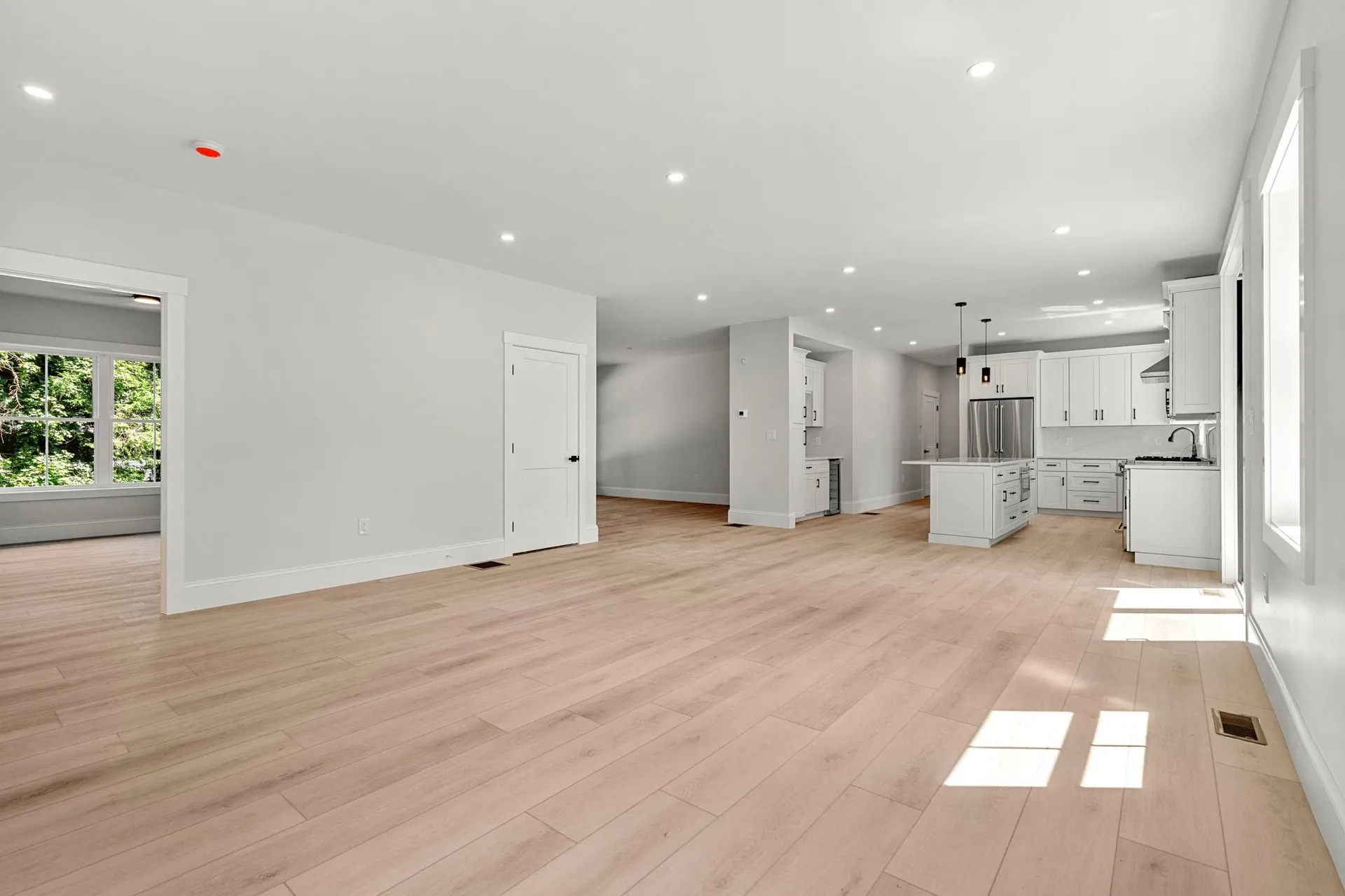 8 Senter Street Salem NH 03079