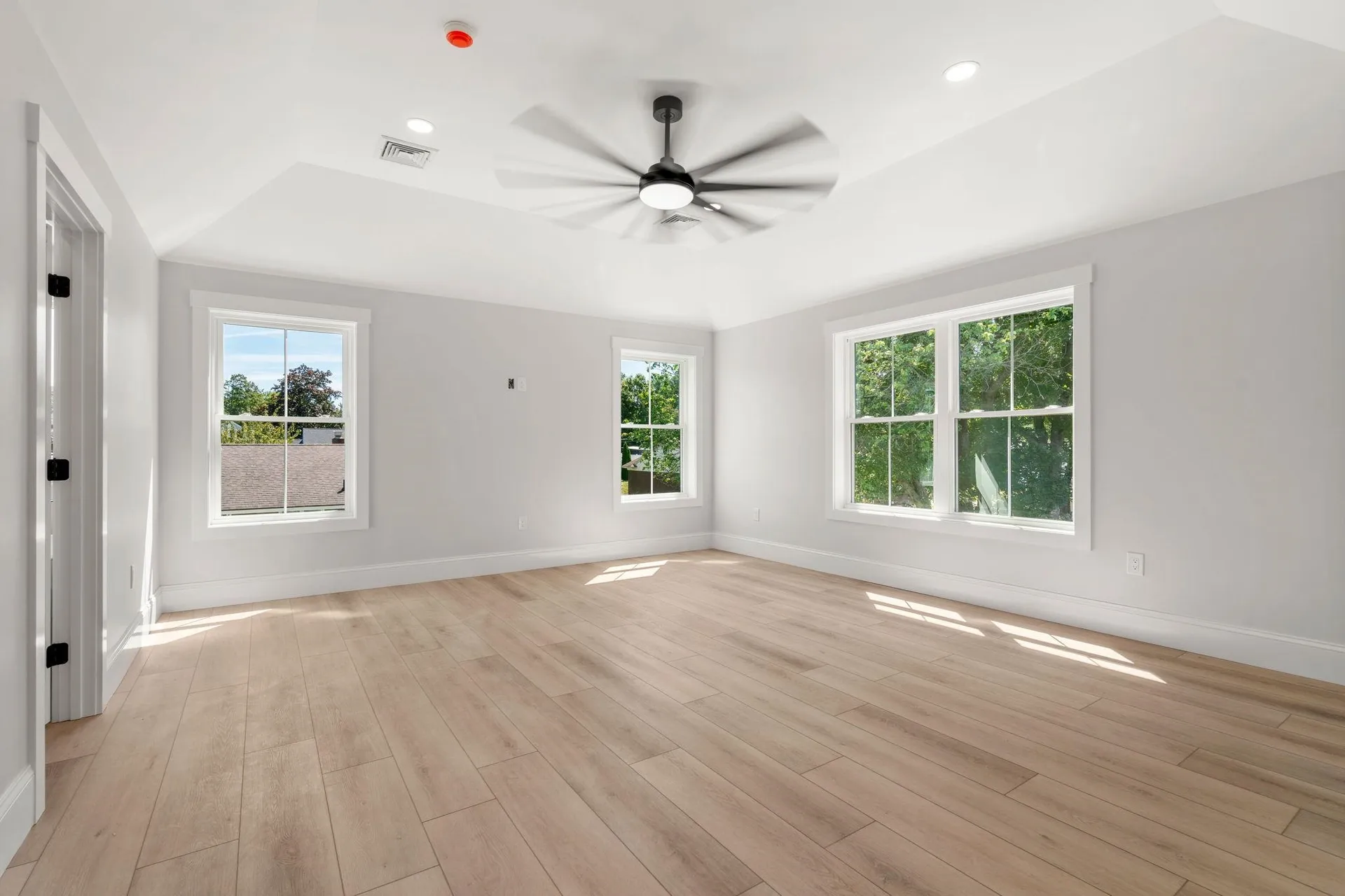 8 Senter Street Salem NH 03079