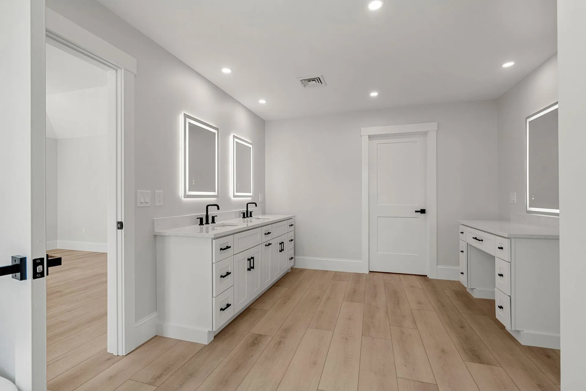 8 Senter Street Salem NH 03079