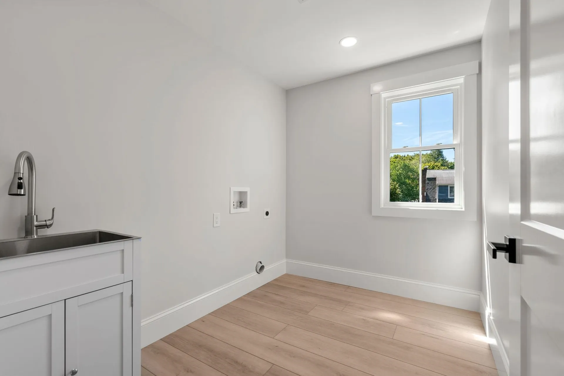 8 Senter Street Salem NH 03079