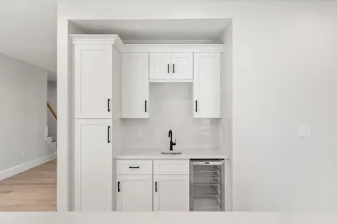 8 Senter Street Salem NH 03079