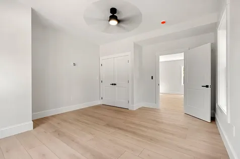 8 Senter Street Salem NH 03079