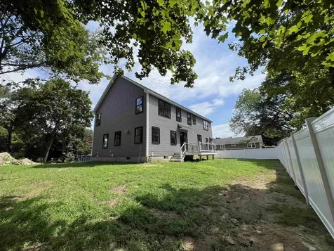 8 Senter Street Salem NH 03079