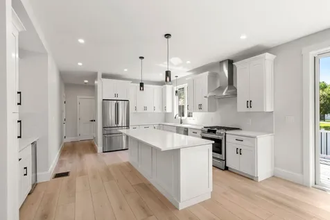 8 Senter Street Salem NH 03079