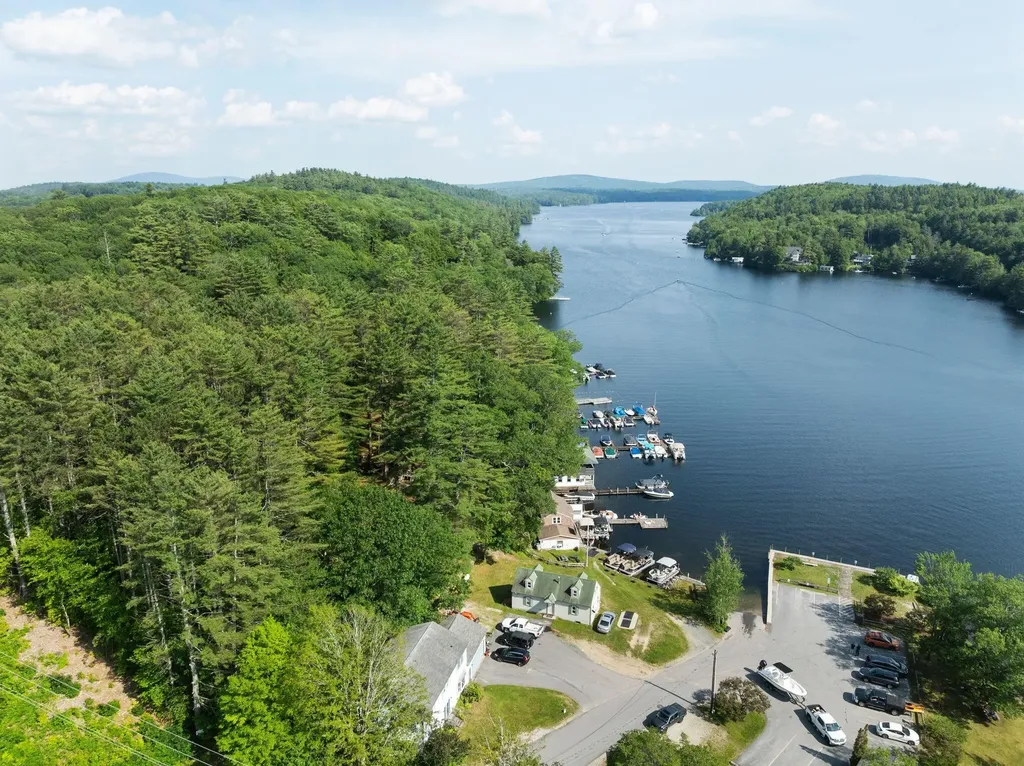 15 Cooper Street Sunapee NH 03782