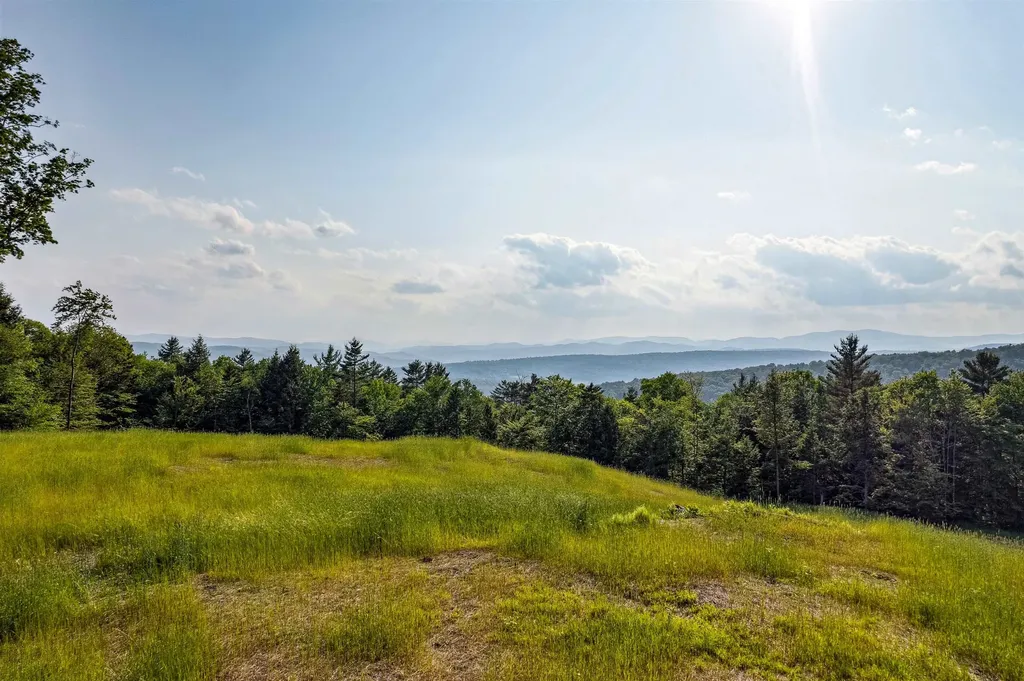 1985 Gee Hill Road Royalton VT 05068