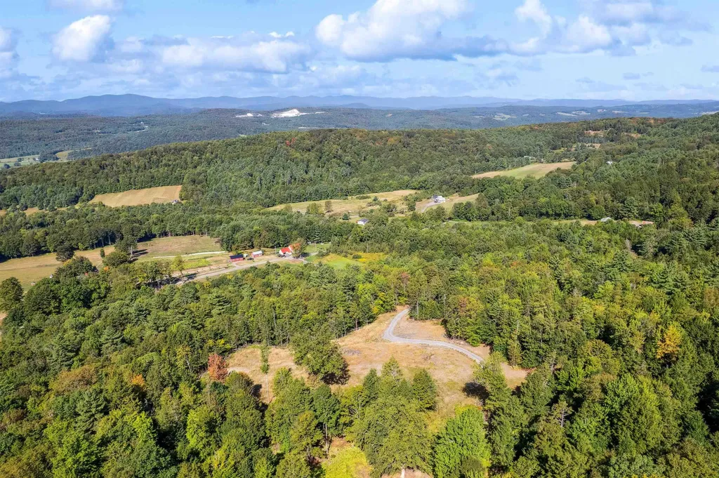 1985 Gee Hill Road Royalton VT 05068
