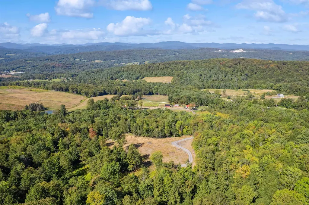 1985 Gee Hill Road Royalton VT 05068