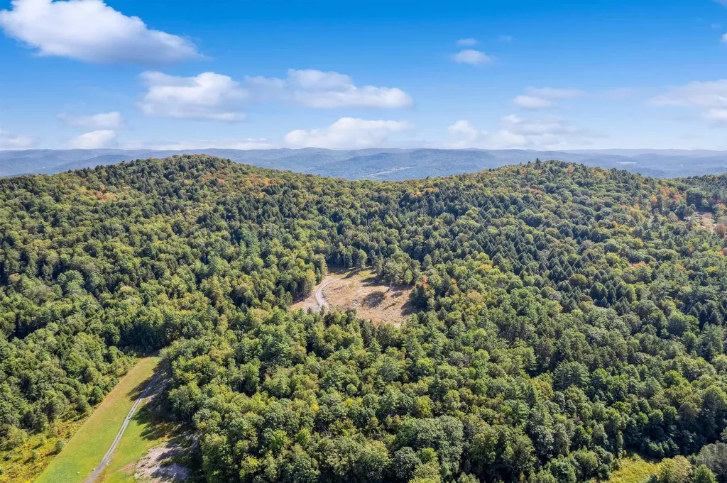 1985 Gee Hill Road Royalton VT 05068