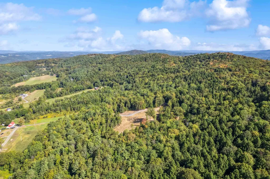 1985 Gee Hill Road Royalton VT 05068