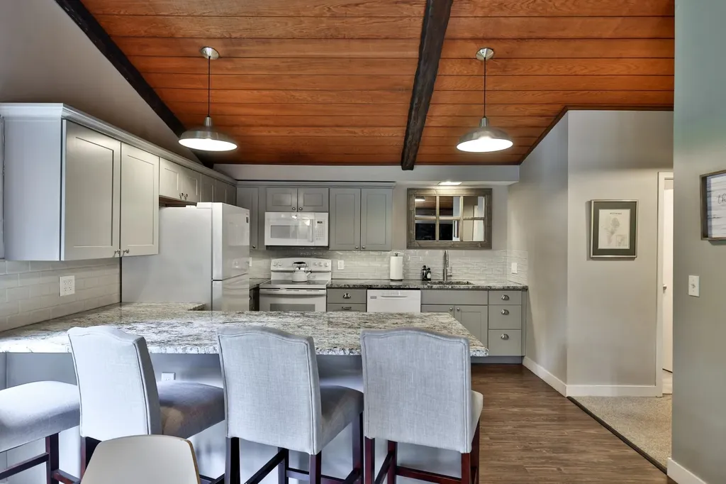 26 Fiddlehead Lane Pittsfield VT 05762