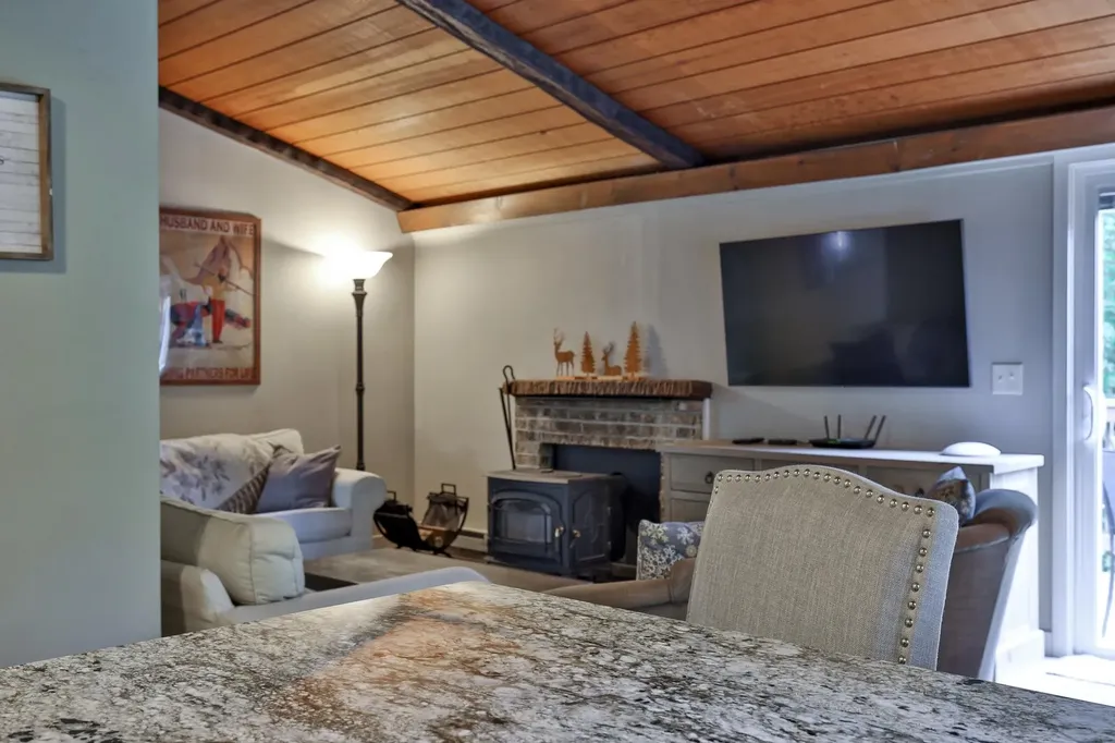 26 Fiddlehead Lane Pittsfield VT 05762